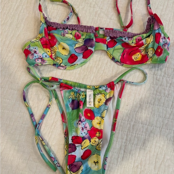 Heavy Manners Floral Bikini Set.  1 top with 3 bottoms.  All size XS - Picture 6 of 6
